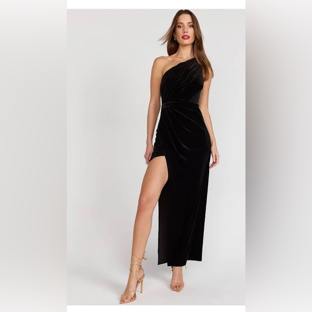 DO + BE / black velvet dress / maxi length